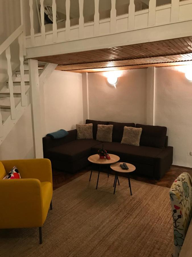 Apartament Revay 6